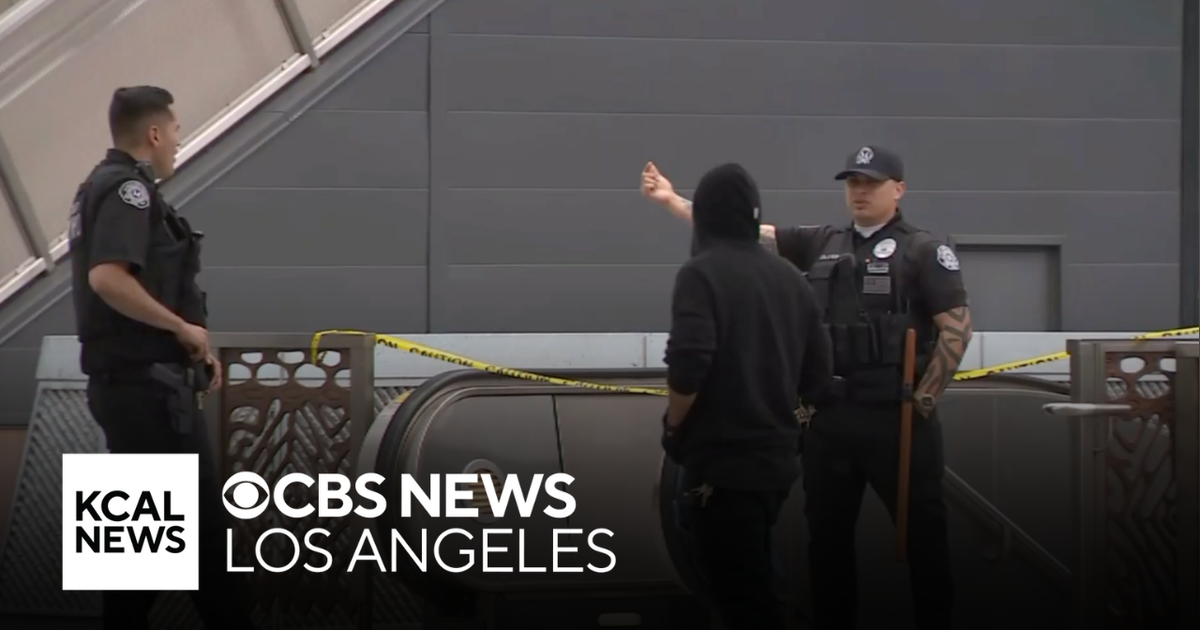 Woman dies after being stabbed at Metro station in Studio City - CBS ...
