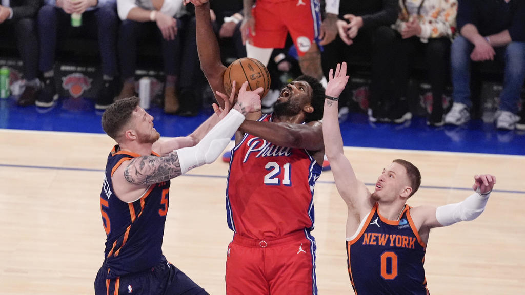 Philadelphia 76ers blow lead in final minute in Game 2 loss to New
York Knicks
