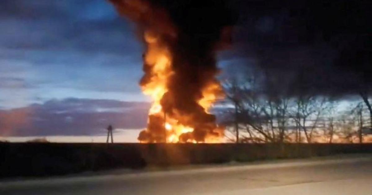 #Massive fire seen as Ukraine hits Russian oil depots with a drone strike