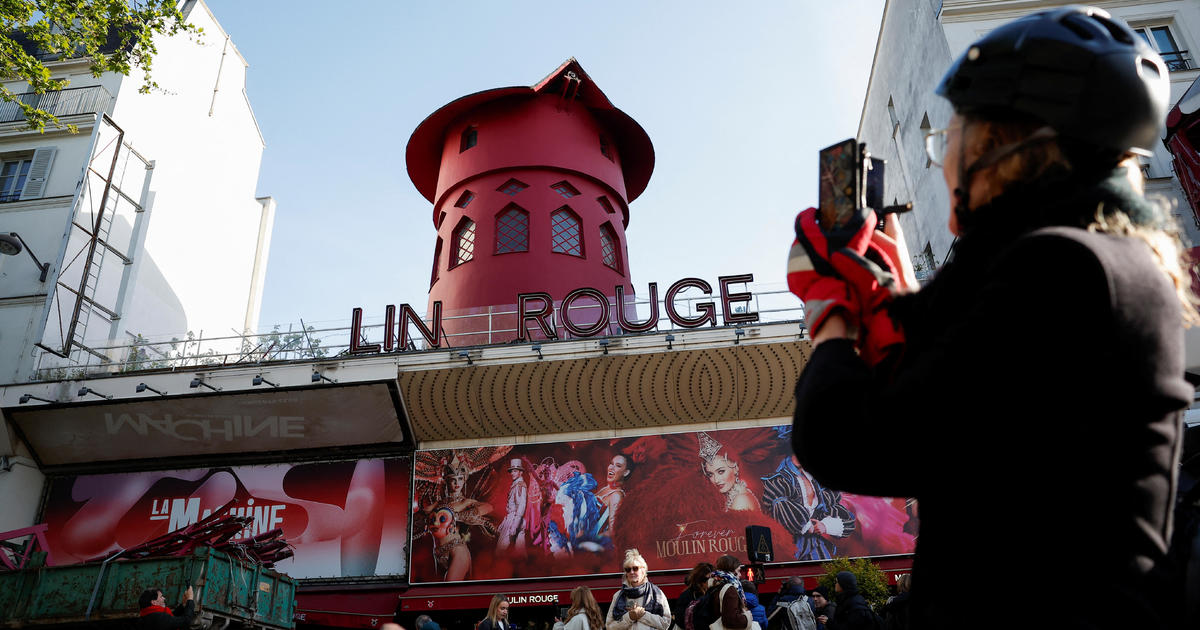 Blades of Windmill Atop Parisian Moulin Rouge Falls Off, Sign Damaged