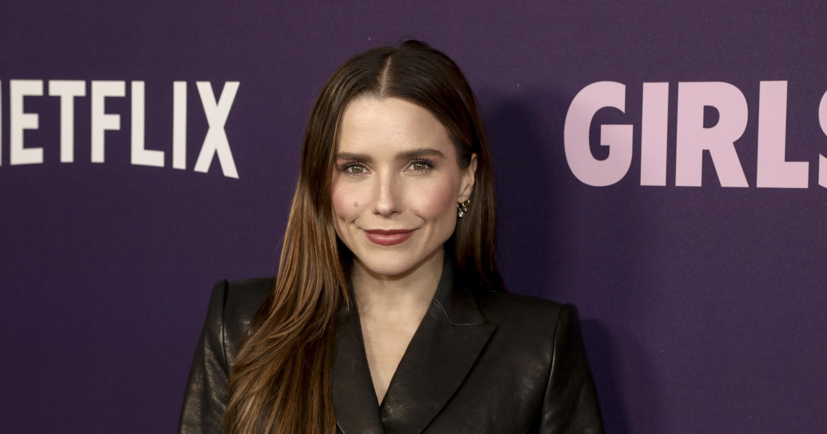 Sophia Bush comes out as queer, confirms relationship with Ashlyn Harris