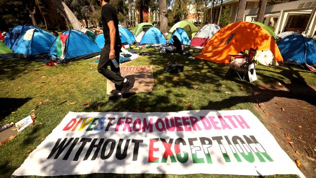 USC protest, tent camp, against war in Gaza 