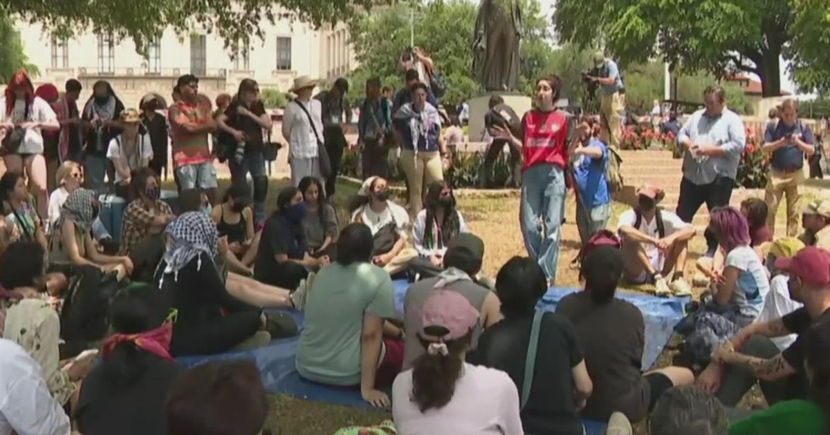 Protests continue at UT Austin on Tuesday - CBS Texas