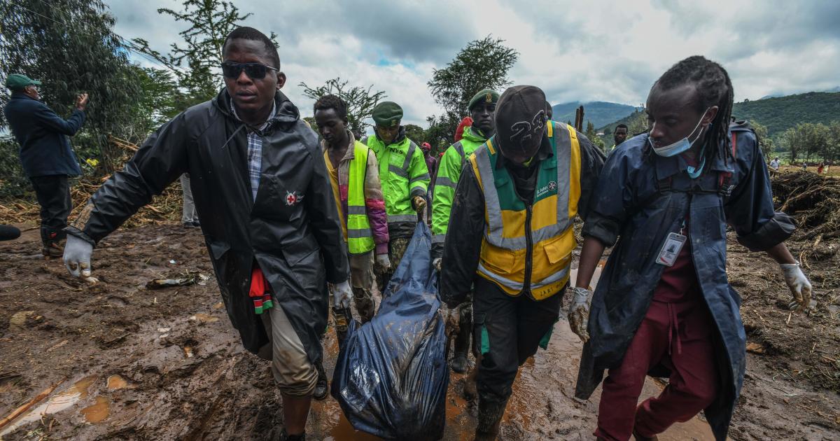 Броят на жертвите на наводненията в Кения наближава 170, докато президентът обещава помощ за „жертвите на изменението на климата“ в страната си