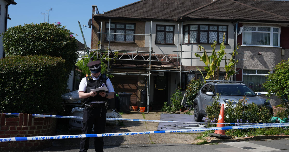 Мъж с меч бе арестуван в Лондон, след като няколко души бяха ранени при нападение с нож