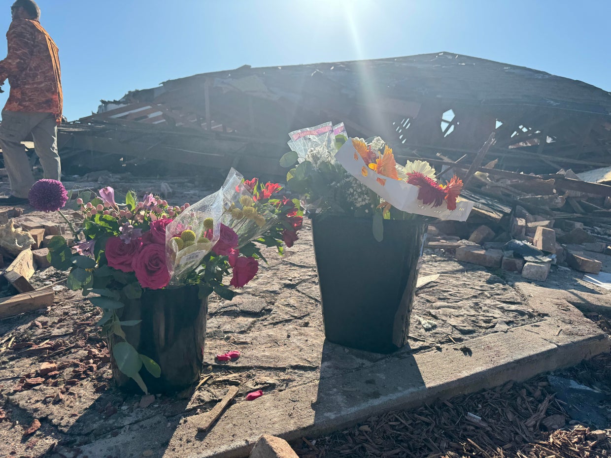 Oklahomans begin to clean up after deadly weekend of tornadoes - CBS Texas