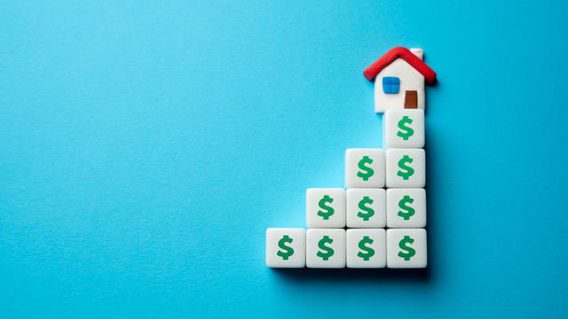 Estimating the house market value. 