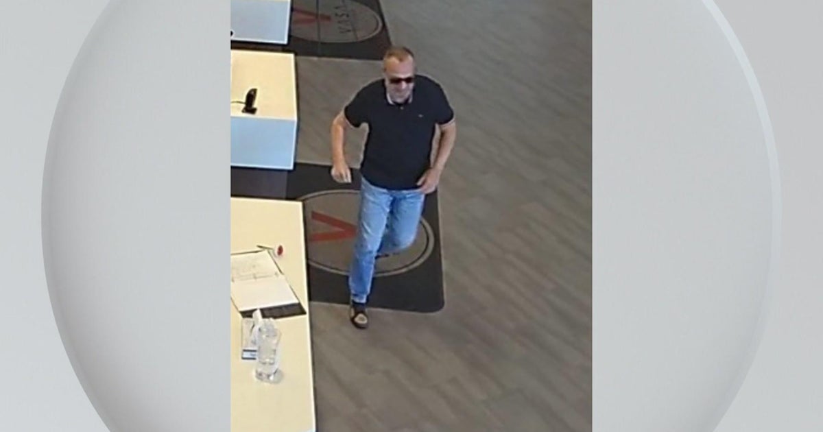 Jefferson County deputies search for 3 who stole wallets from gym - CBS ...