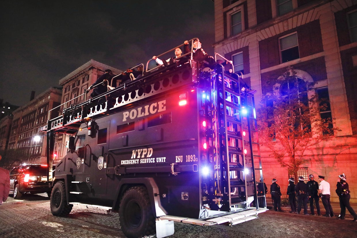 Columbia University protesters taken into custody after police enter ...