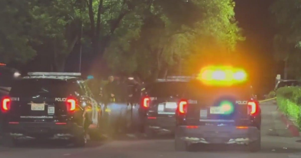 Man dies in Sacramento parking lot after vehicle falls on him, police say