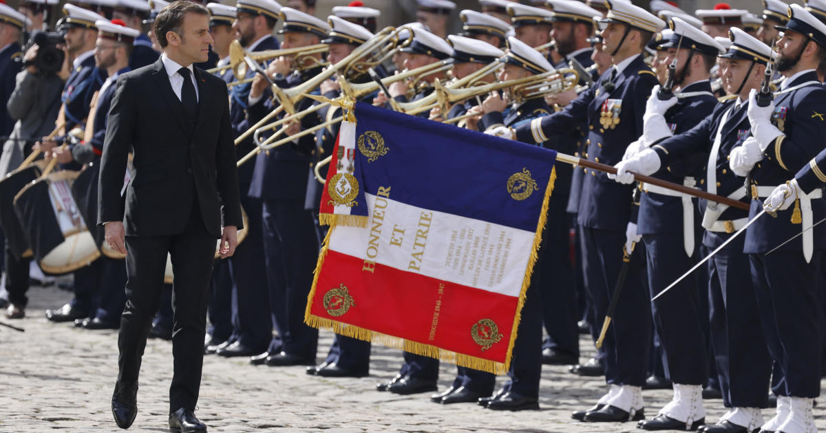 Русия нарича френския лидер Макрон, който отказва да изключи войските за Украйна, „много опасни“