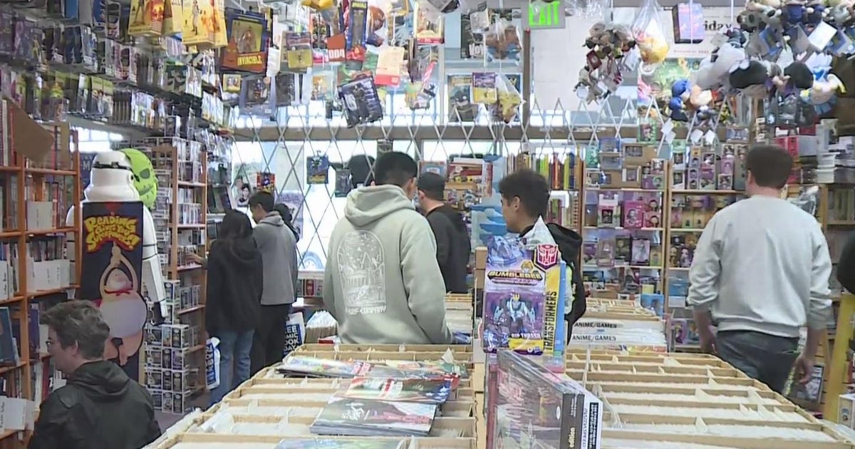 Community shows support for Sacramento comic book store after second break-in