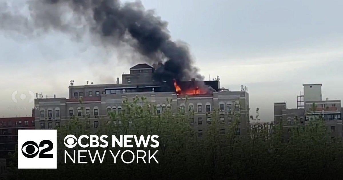 1 injured in Crown Heights apartment building fire - CBS New York