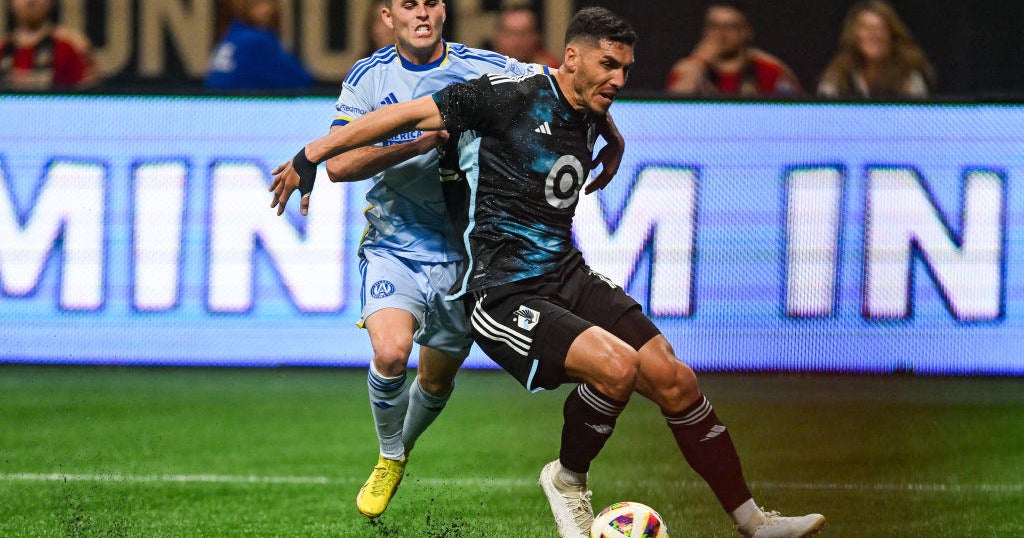 Minnesota United defeat Atlanta United 2-1 Minnesota United defeat Atlanta United 2-1