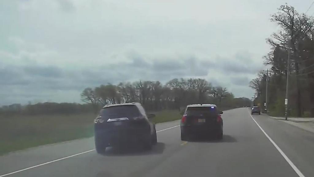 Two Illinois men arrested after police chase stolen car into Wisconsin