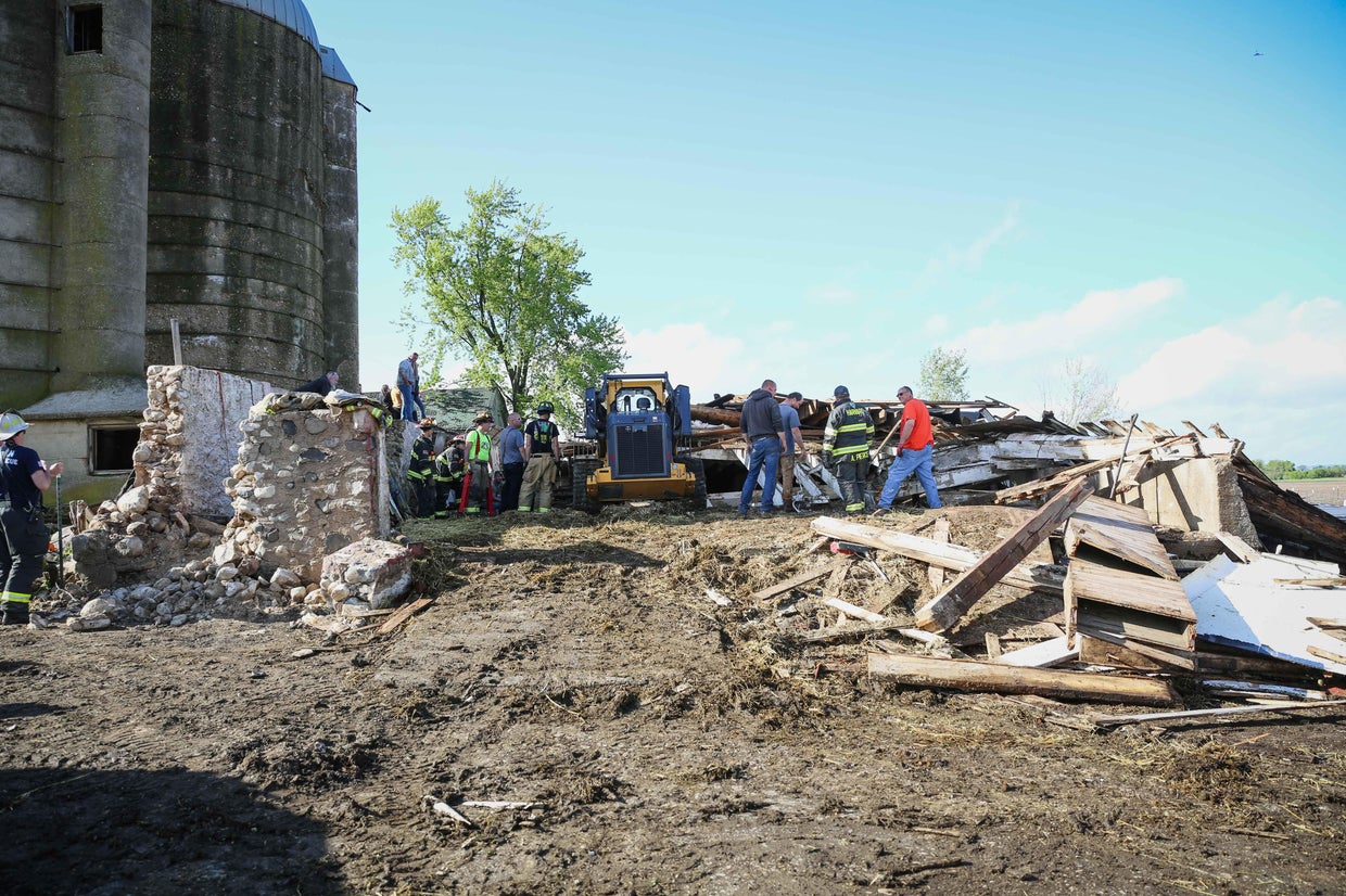 Barn collapses amid storms in Northern Illinois; dozens of animals ...