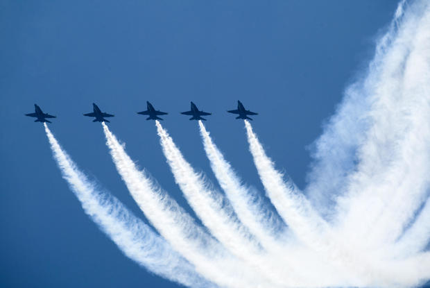 Airplanes In Formation 