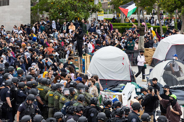 Police Clear Pro-Palestinian Encampment At UC Irvine 