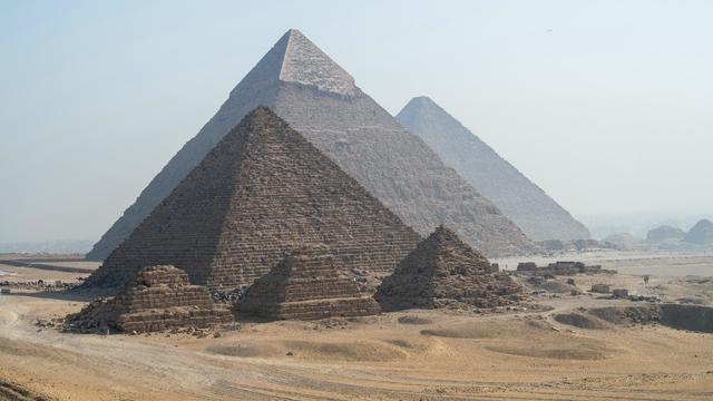 EGYPT-TOURISM-HISTORY-PYRAMIDS 