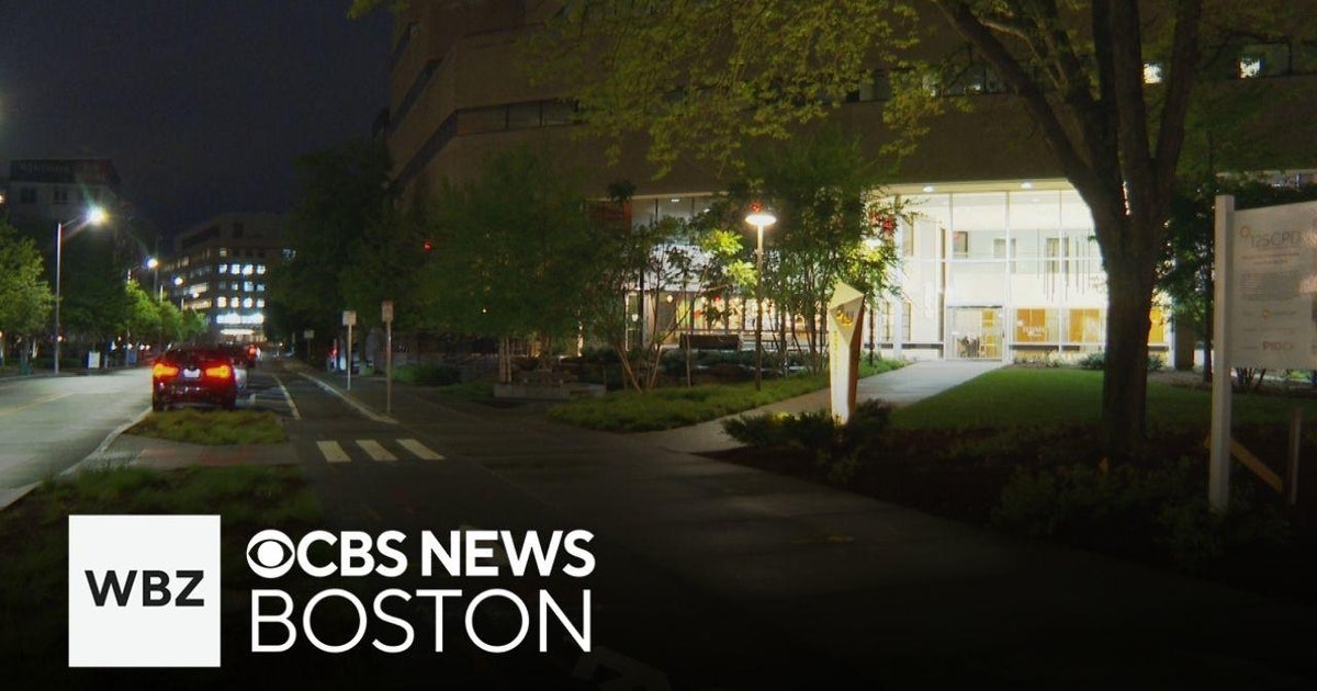 Massachusetts police looking into alleged sexual assault by man with knife in Cambridge restroom Massachusetts police looking into alleged sexual assault by man with knife in Cambridge restroom