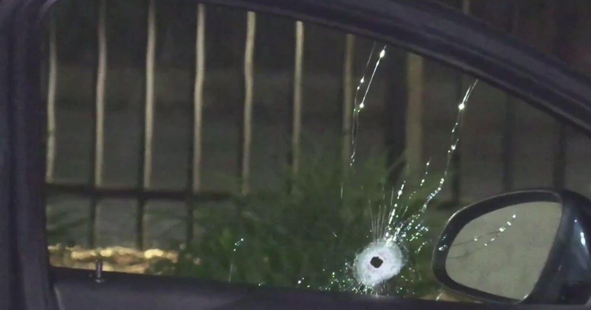 Man shot on Illinois expressway - CBS Chicago