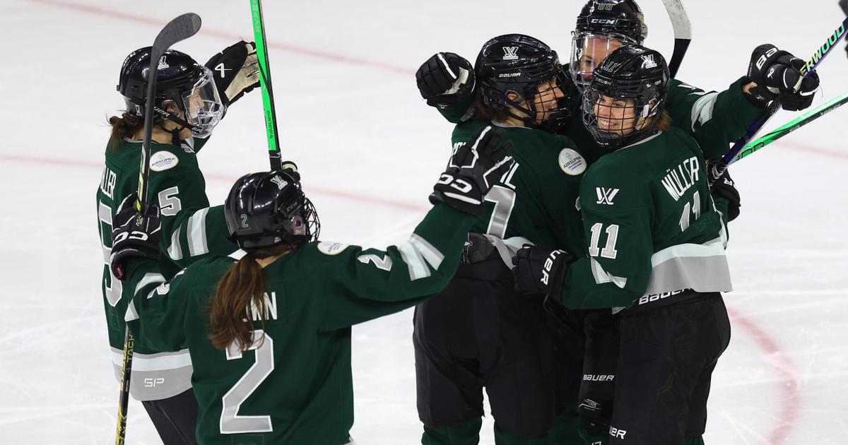 Boston’s professional women’s hockey team takes Game 1 in front of sold out crowd
