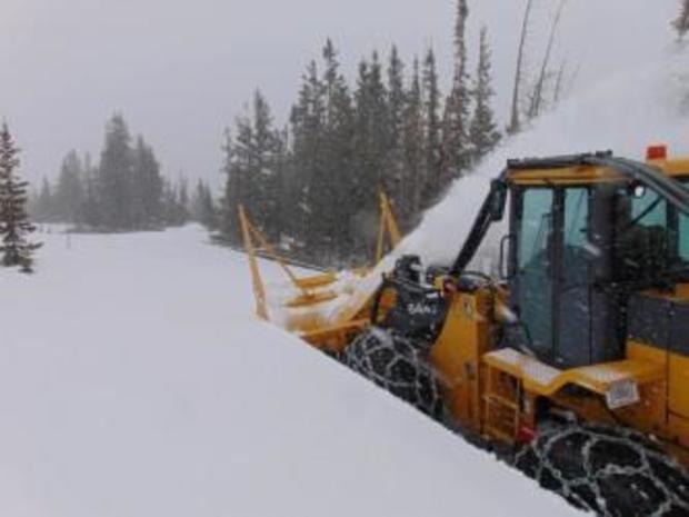 thumbnail-snow-plowing-on-trail-ridge-road-may-21-2024.jpg 