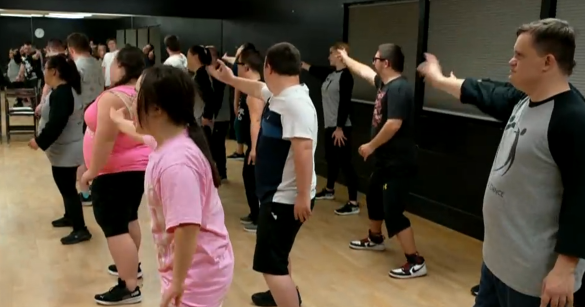 Иновативна танцова програма помага на хората със синдром на Даун