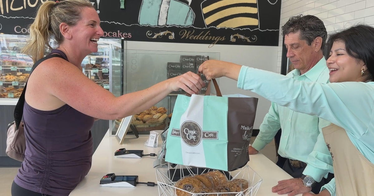 Classic Cake in Cherry Hill reopens four years after massive fire - CBS ...