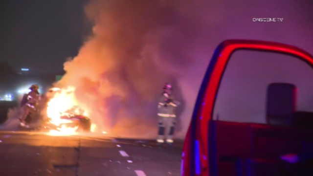 fiery-2-car-405-crash.png 