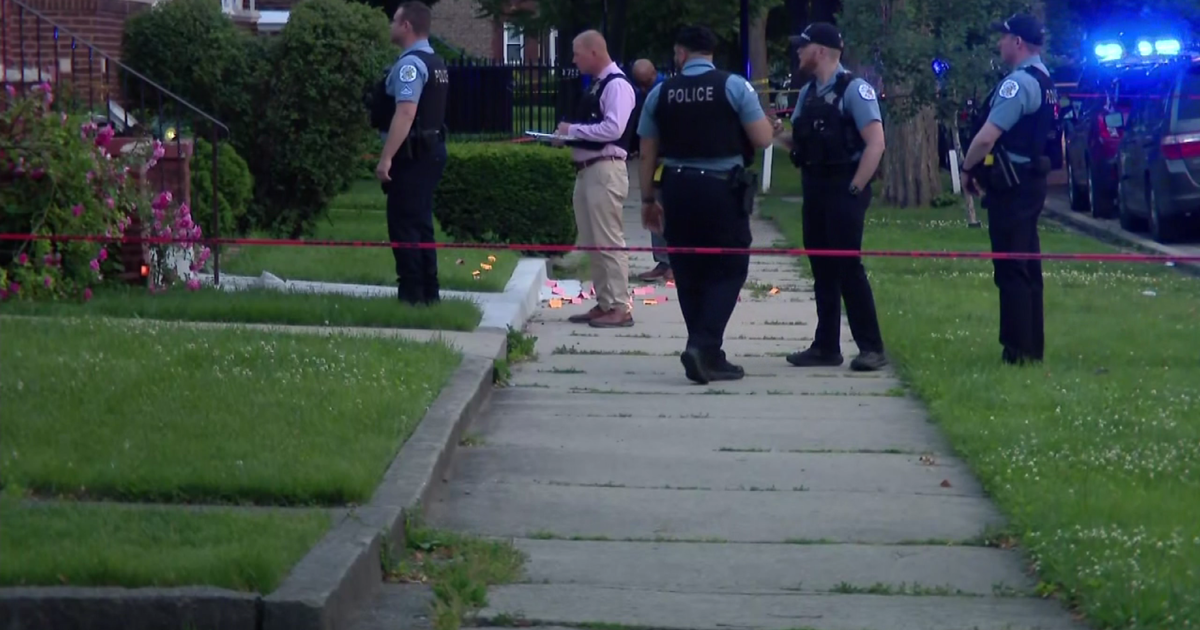 Man shot multiple times, killed on residential block on Chicago's South ...