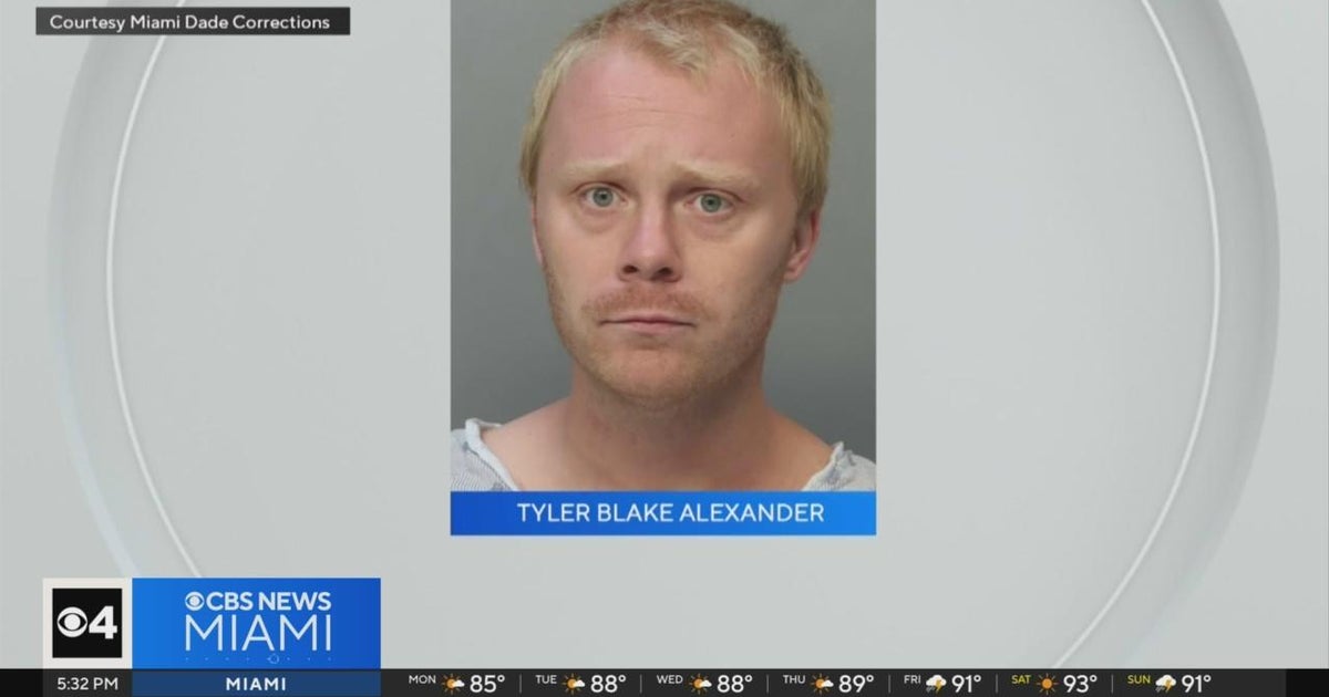 Man faces attempted murder charges in stabbing of roommate - CBS Miami