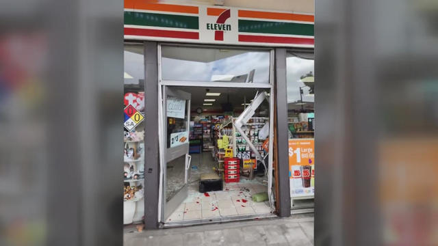 7-Eleven Storefront Smashed 