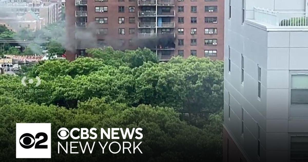 3 injured in Brooklyn high-rise fire - CBS New York