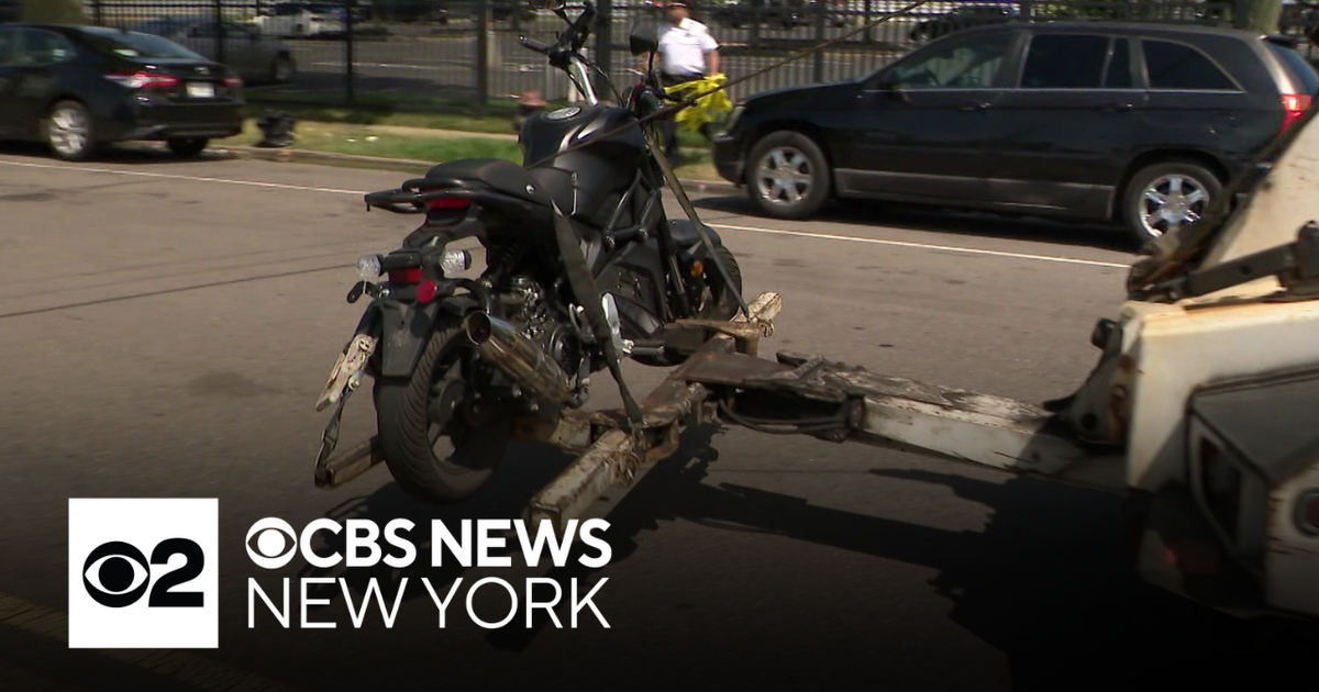 Suspect accused of shooting NYPD officers in Queens due in court - CBS ...