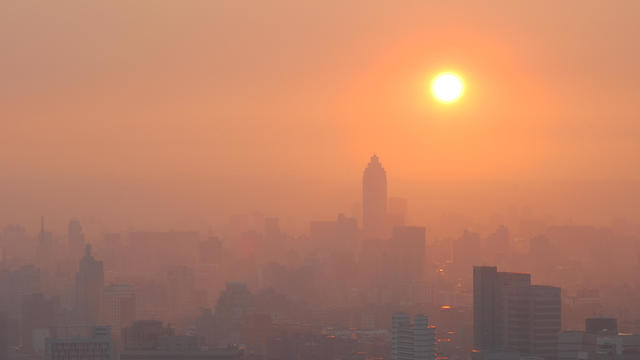 Air smog filling the sky 