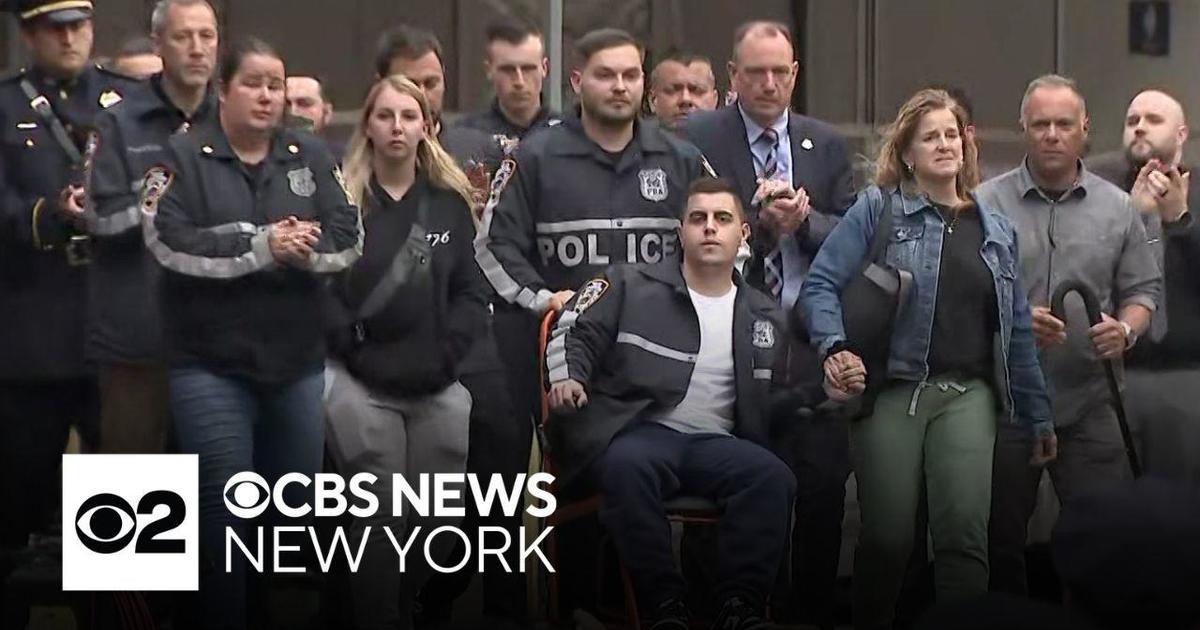 Migrant Accused Of Shooting 2 NYPD Cops Pleads Not Guilty - CBS New York