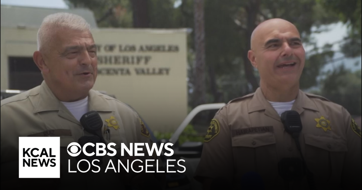 Bodycam shows LA County deputies helping stranded motorist - CBS Los ...