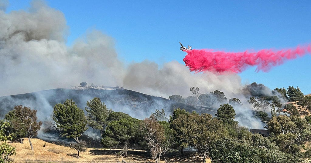 Massive Wildfire in Simi Valley, Evacuations Issued