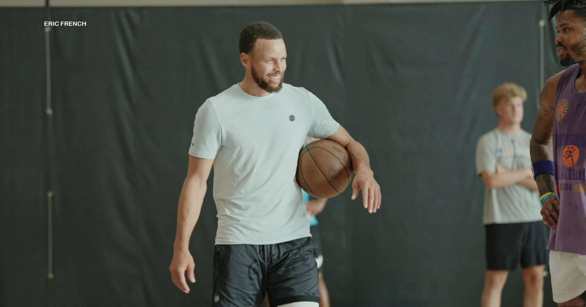 Golden State Warriors star Steph Curry seen shooting hoops at Folsom gym -  CBS Sacramento