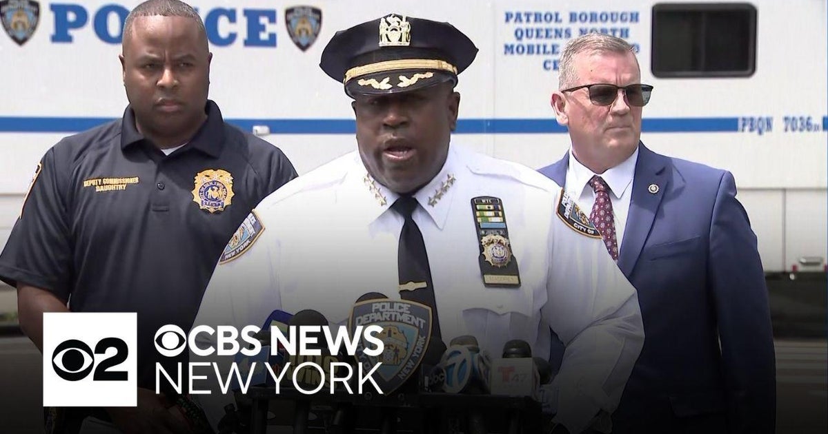 Manhunt for suspect in Queens child sex assault | NYPD press conference ...
