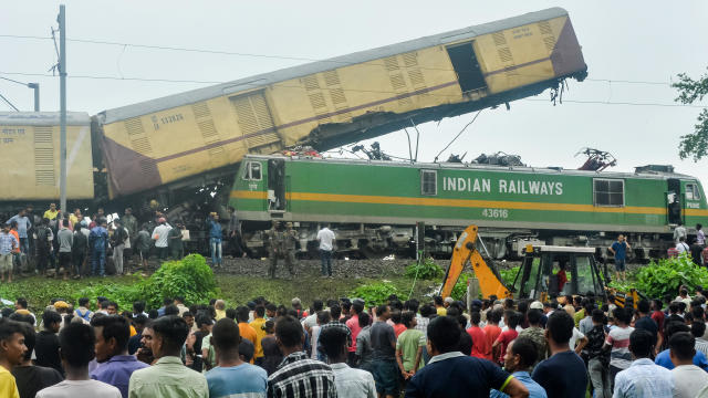 INDIA-ACCIDENT-TRAIN 