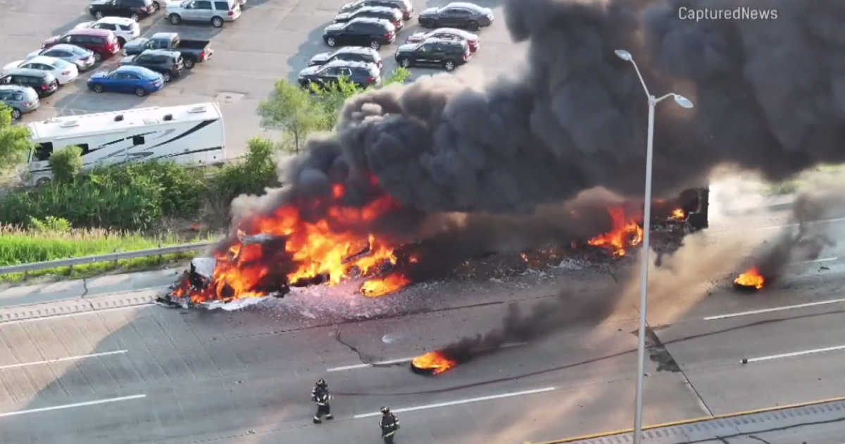Raging fire engulfs semi-trailer truck on Tri-State Tollway in south Chicago suburbs – CBS Chicago