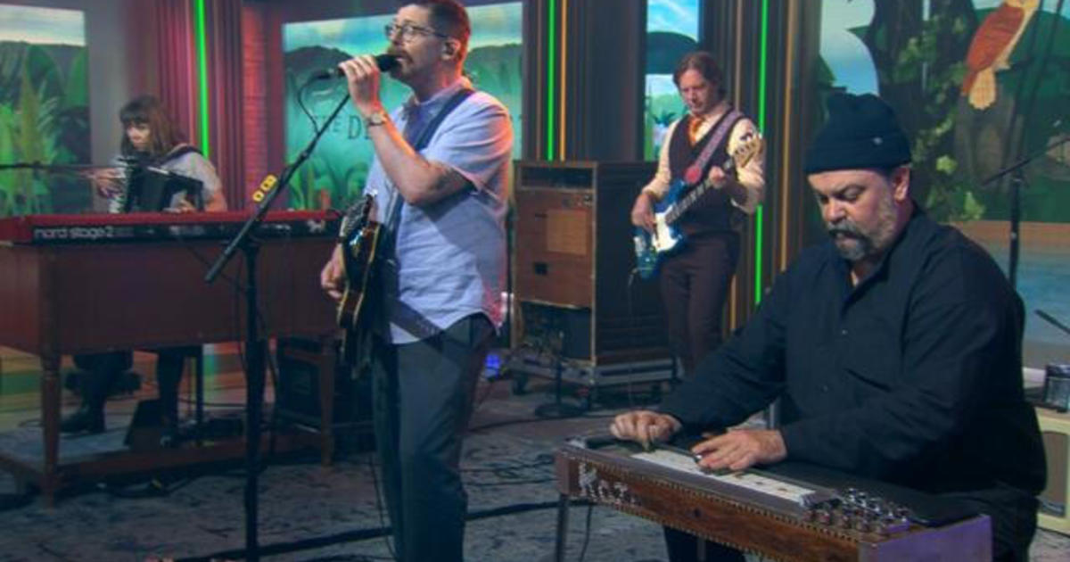 Saturday Sessions: The Decemberists perform "Long White Veil"