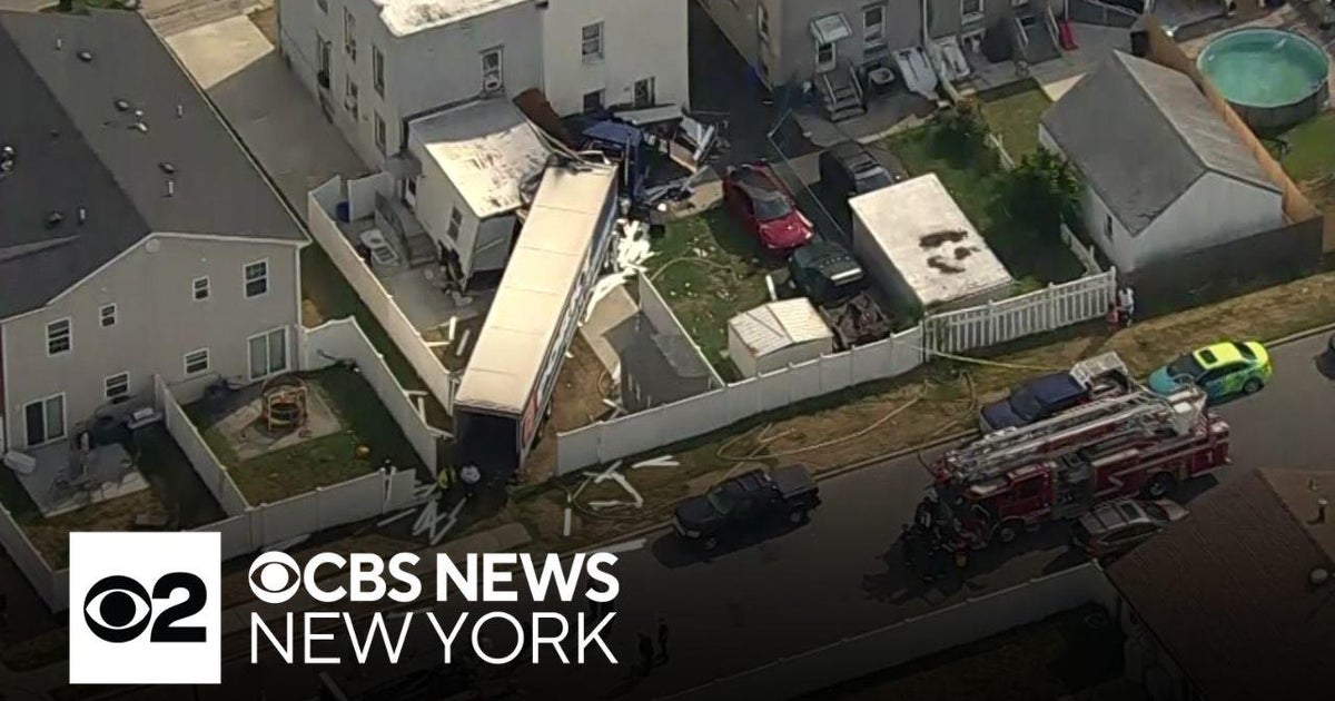 Truck slams into home in Carteret, New Jersey - CBS New York