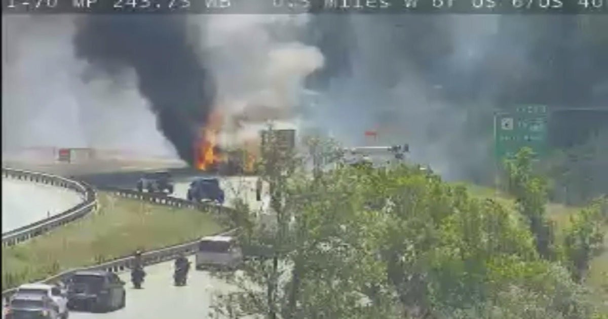 Vehicle fire closes eastbound I-70 in Colorado's high country - CBS ...