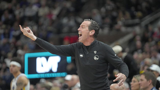Golden State assistant coach Kenny Atkinson 