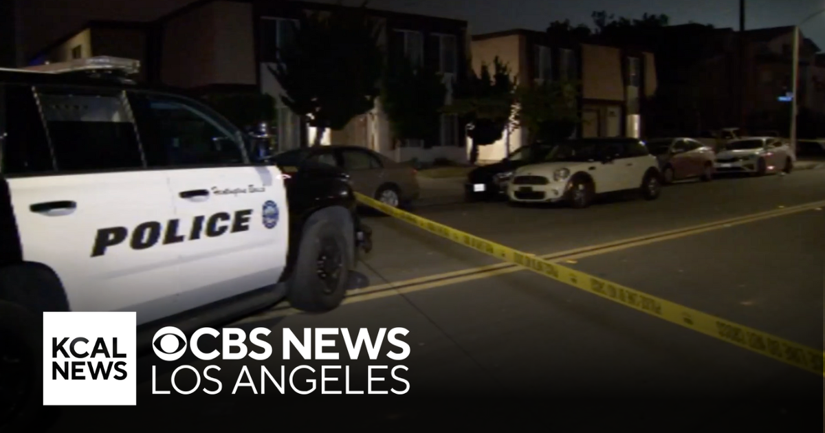 2 people killed during stabbing spree in Huntington Beach - CBS Los Angeles