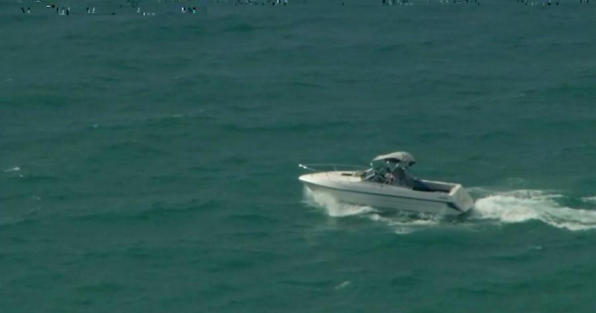 Crews search for missing boaters near Hammond, Indiana