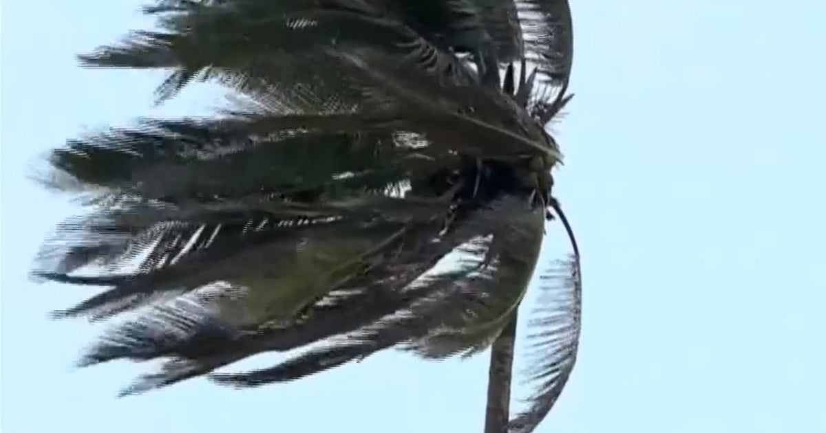 Some Texans evacuate as Beryl heads toward coast